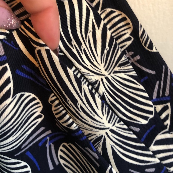 J Crew City Fit Floral Print Chino Shorts Size 4 - Picture 6 of 7